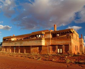 Big Bell Ghost Town - Attractions 0
