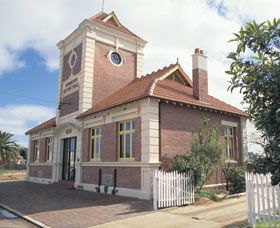Merredin Town Hall - Attractions 0
