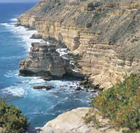Island Rock and Natural Bridge - Attractions