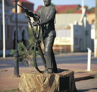 Miners Monument - Attractions