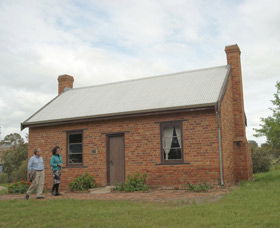 Sandalwood Yards And Tipperary School - Attractions 0