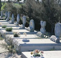 Corrigin Dog Cemetery - Attractions