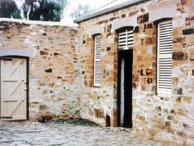 Police Lockup And Stables - Attractions 0