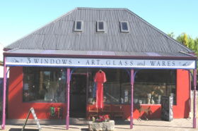 3 Windows Gallery - Attractions 0