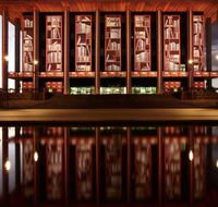 National Library of Australia - Attractions