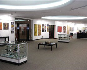 Mbantua Gallery Darwin - Attractions 0