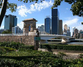 Former Victoria Bridge Abutment (Memorial) - Attractions 0
