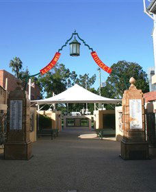 Gympie And Widgee War Memorial Gates - Attractions 0