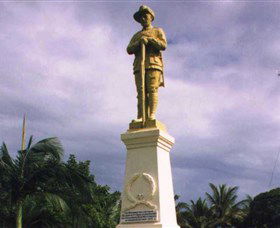 Port Douglas War Memorial - Attractions 0