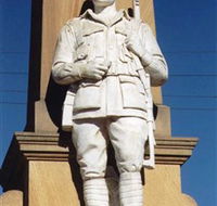 Beaudesert War Memorial - Attractions