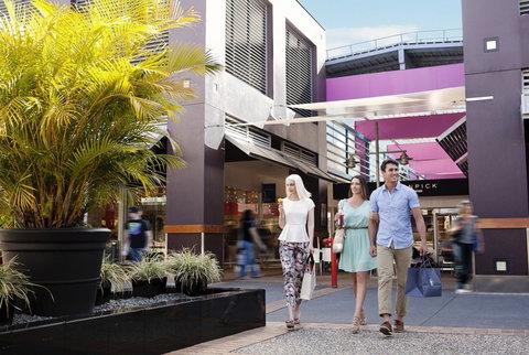 Harbour Town Outlet Shopping Centre - Attractions 3
