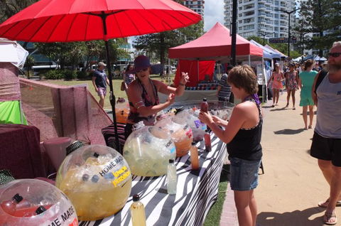 Broadbeach Beachfront Markets - Attractions 4