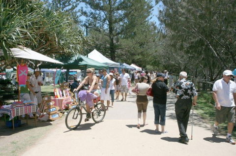 Broadbeach Beachfront Markets - Attractions 5