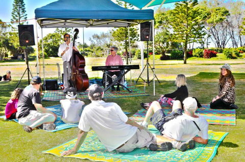 Broadbeach Beachfront Markets - Attractions 8