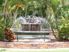 Bauer And Wiles Memorial Fountain - Attractions 0