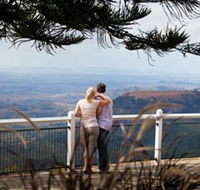 Picnic Point Lookout And Parkland - Attractions