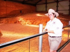 Dinosaurs And Opals Four Wheel Drive Track - Attractions 0