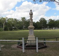 Apple Tree Creek War Memorial - Attractions