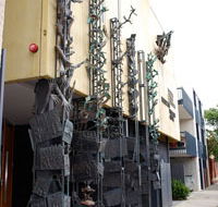 Jewish Holocaust Centre - Attractions