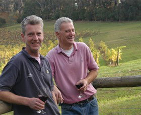 Foxeys Hangout Winery - Attractions 0