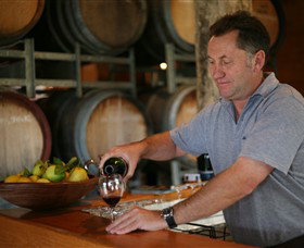 Ensay Winery - Attractions 1