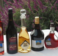 Hartzview Vineyard Heritage Pickers Hut Village - Attractions