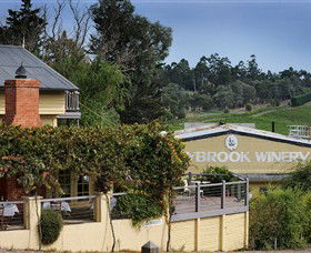 Kellybrook Winery, Kelly Brothers Cider & Riders Brew Co. - Attractions 2