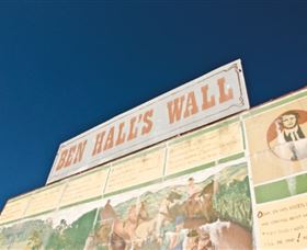 Ben Hall Wall - Attractions 0
