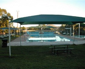Binalong Memorial Swimming Pool - Attractions 0
