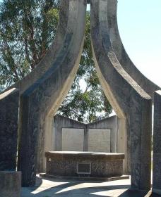 Inverell And District Bicentennial Memorial - Attractions 0