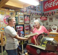 Bob's Shed - Attractions