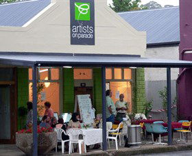 Artists On Parade Art Gallery - Attractions 1