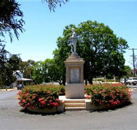 Goombungee War Memorial - Attractions