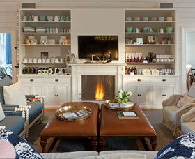 East Coast Lounge - Attractions 1