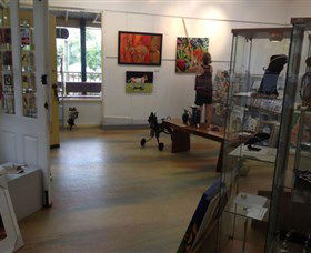 Ferry Artists Gallery - Attractions 2