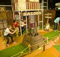 Mega Mini Golf - Attractions