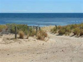 Normanville Beach - Attractions 0