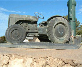 Ferguson Tractor Monument - Attractions 0