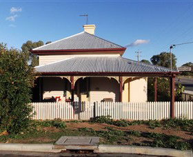 Former Customs Officers Residence - Attractions 0
