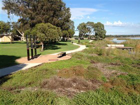 Meningie's Pelican Path - Yunti Ngopun Ngami - Attractions 1