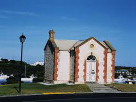 Royal Circus And Customs House In Robe - Attractions 0