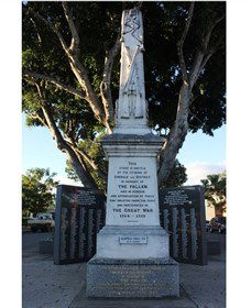 Emerald War Memorial - Attractions 1