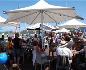Live Entertainment At Magnetic Island - Attractions 2