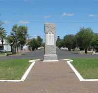 War Memorial and Heroes Avenue Roma - Attractions