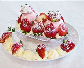 The Big Strawberry - Attractions 3