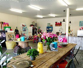 Put The Kettle On - Attractions 0