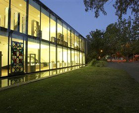 National Art Glass Collection - Attractions 1