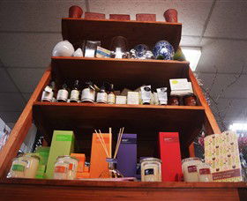 Blooms On Bridge - Attractions 2