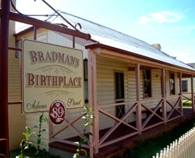 Bradmans Birthplace Museum Cootamundra - Attractions 1