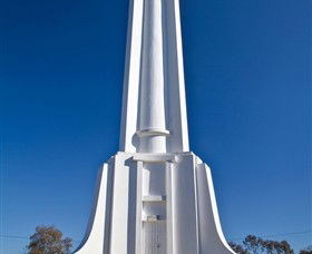 Monument Hill - Attractions 2